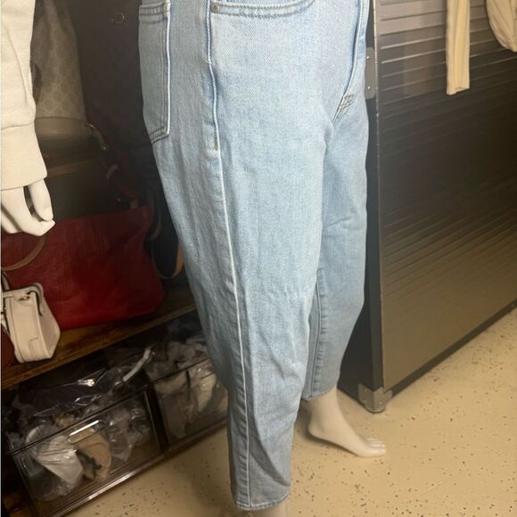 PacSun Light Wash Denim Slim Mom Jeans 25 Cropped - Picture 4 of 6
